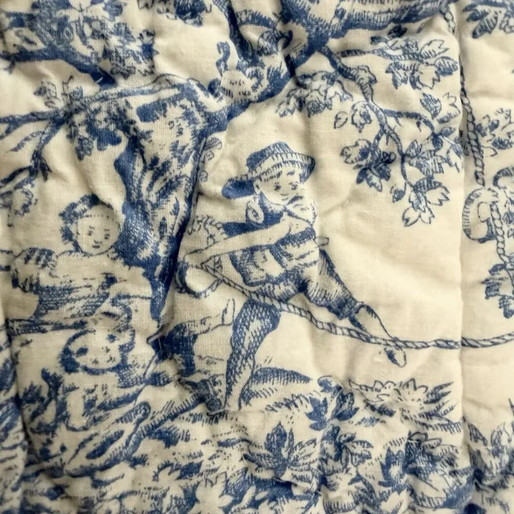 Klass Systems Blue White Toile Quilted Throw 48x58 Scalloped French Country EUC